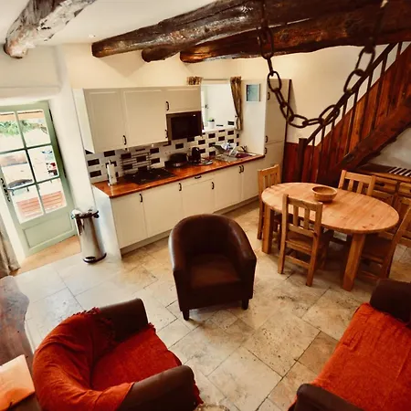 Holiday home Les Coumayres