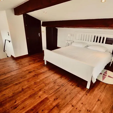 Les Coumayres Holiday home Riols