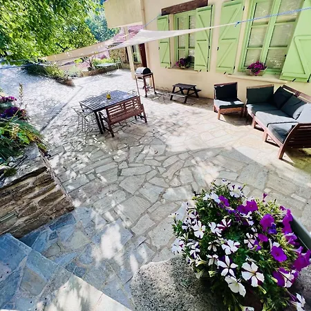 Holiday home Les Coumayres